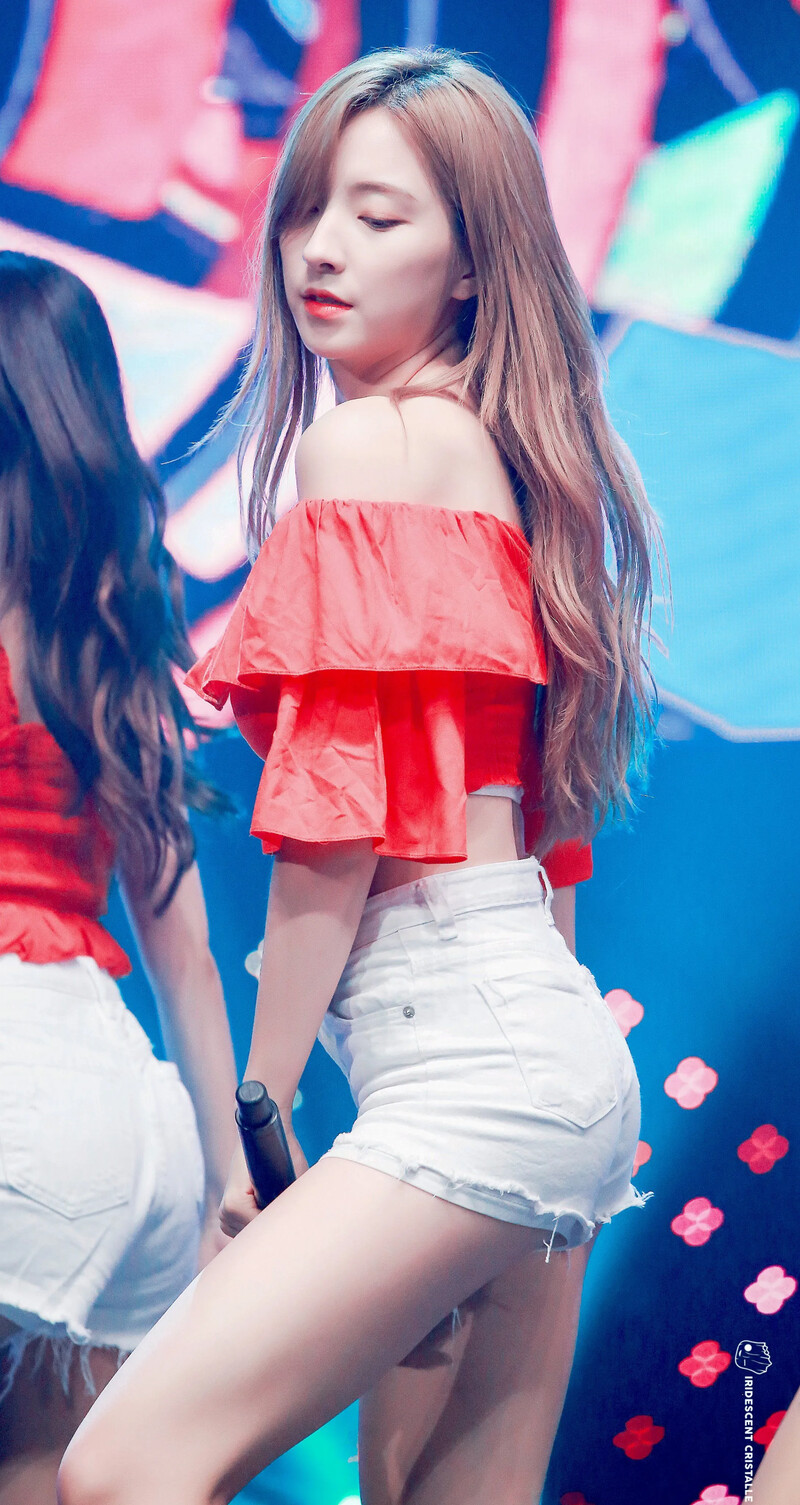 WJSN_IC-1171385544254746624-EEGY5z5VAAANauJ.jpg