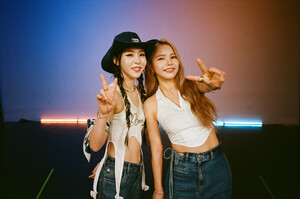 230831 M2 Twitter Update - MAMAMOO+ - August Film Camera Photos