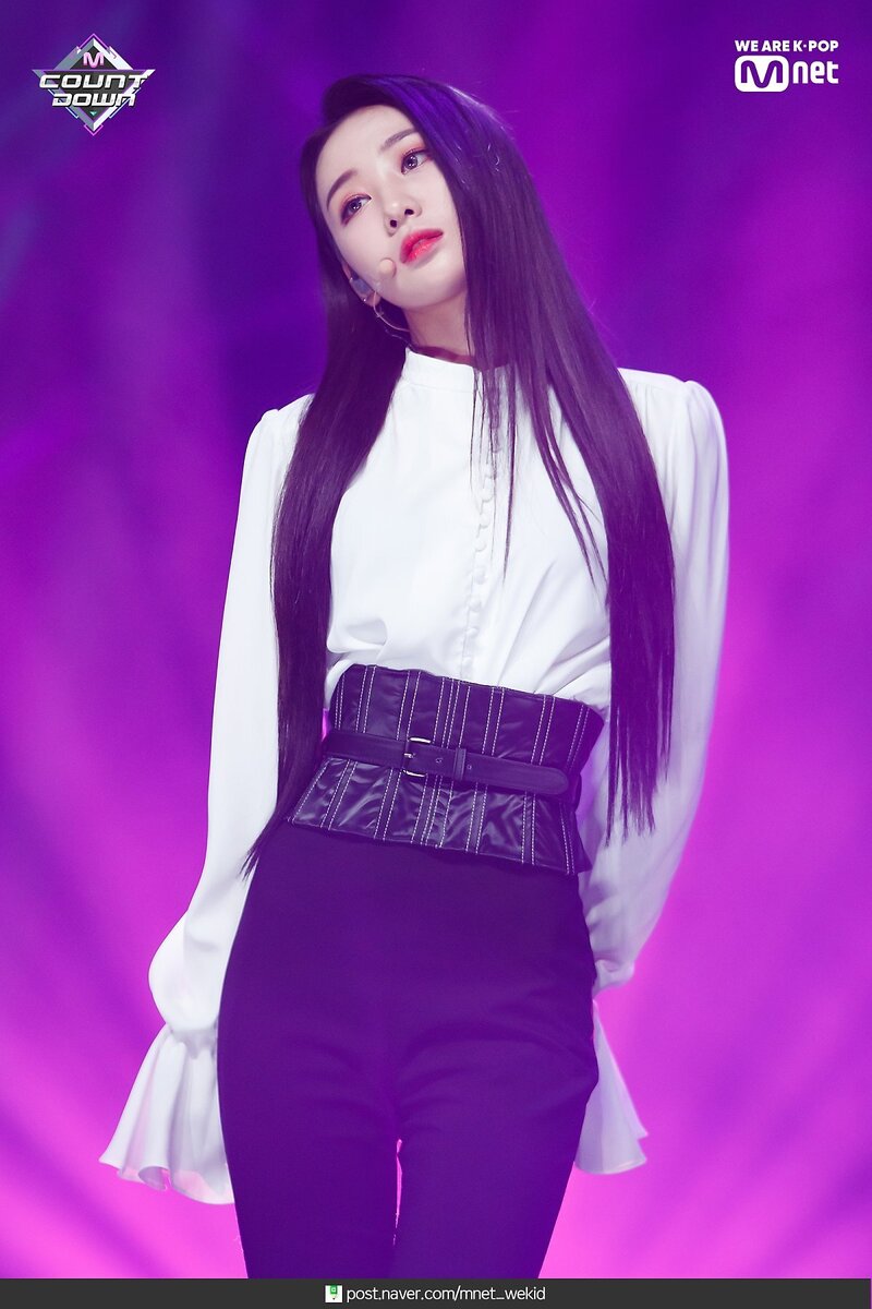 190221 LOONA - 'Butterfly' at M COUNTDOWN documents 30