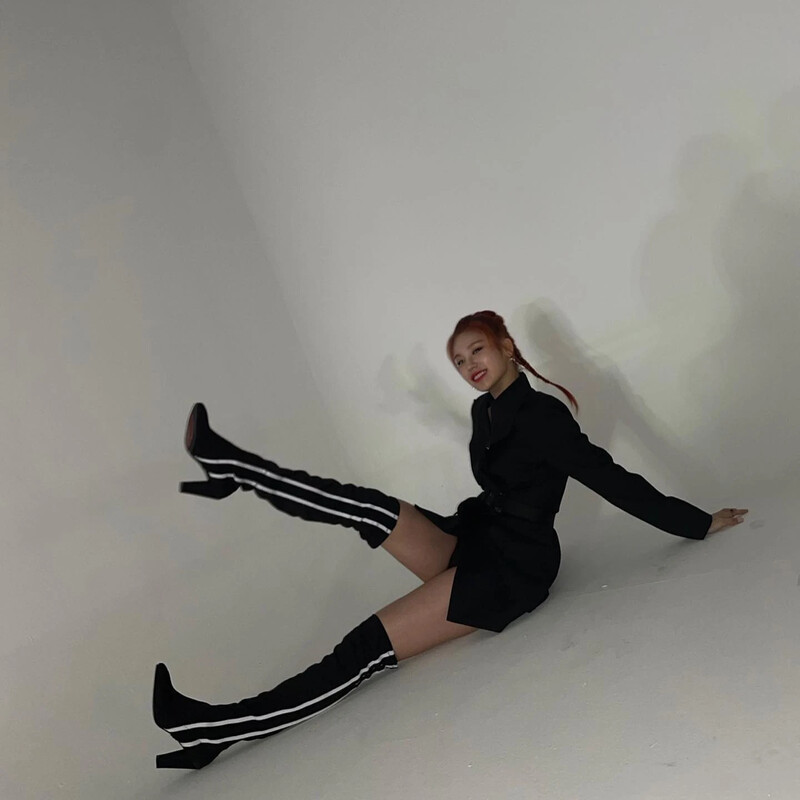 210518 ITZY Instagram Update - Yeji documents 4