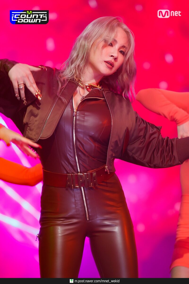210826 CL Performing "SPICY" at M Countdown | Naver Update documents 12