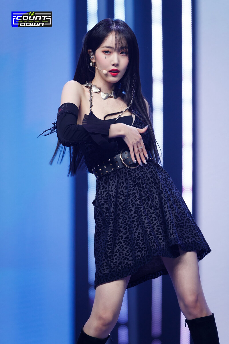 220217 VIVIZ - 'BOP BOP!' + Encore Stage at M Countdown documents 7