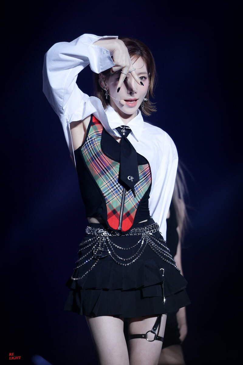 220820 Taeyeon at SMTOWN LIVE 2022: SMCU EXPRESS documents 6