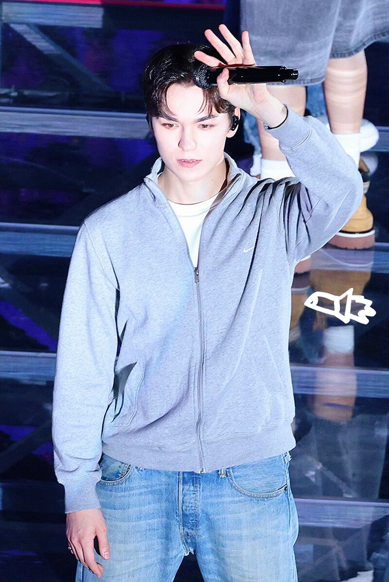 240526 SEVENTEEN Vernon -  ‘FOLLOW’ AGAIN TO JAPAN at Nissan Stadium documents 2