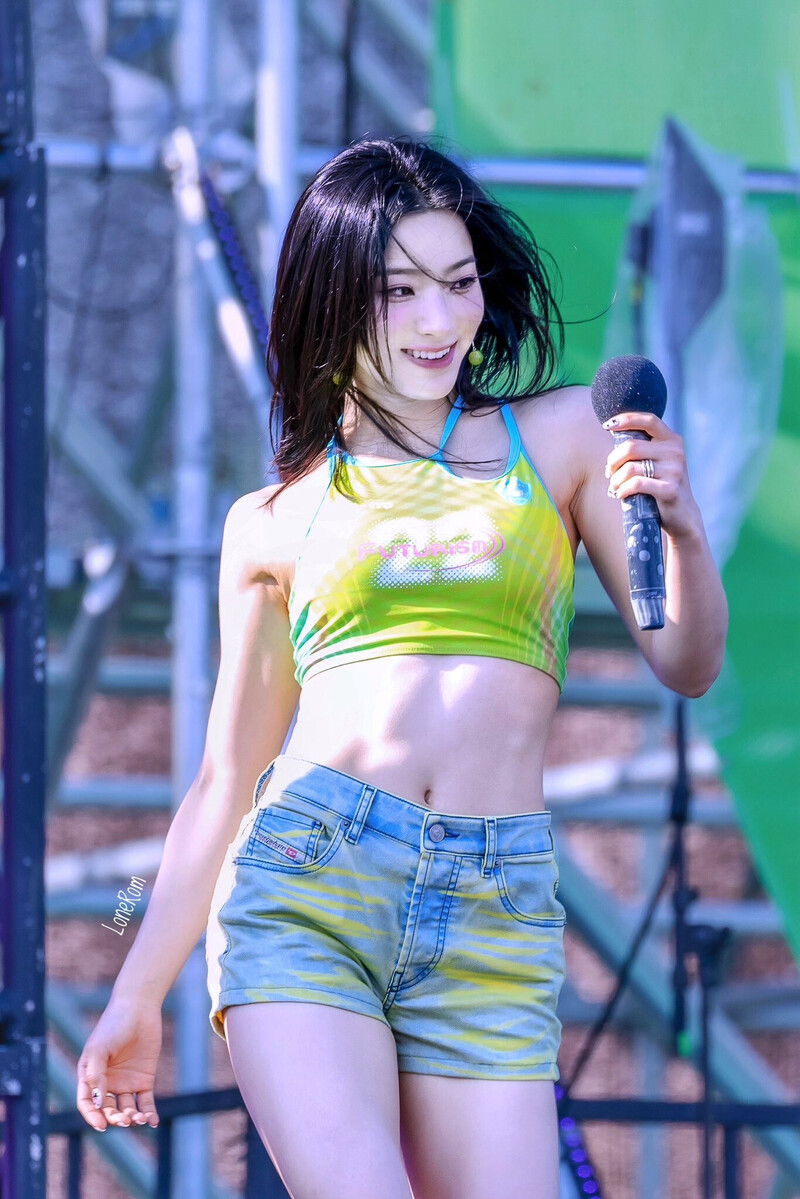 240803 fromis_9 Saerom - Waterbomb Festival in Incheon documents 2