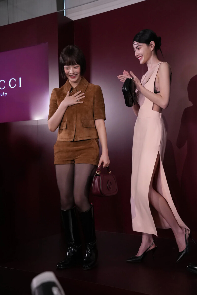 241120 HANNI at the Gucci Beauty Event in Japan documents 15