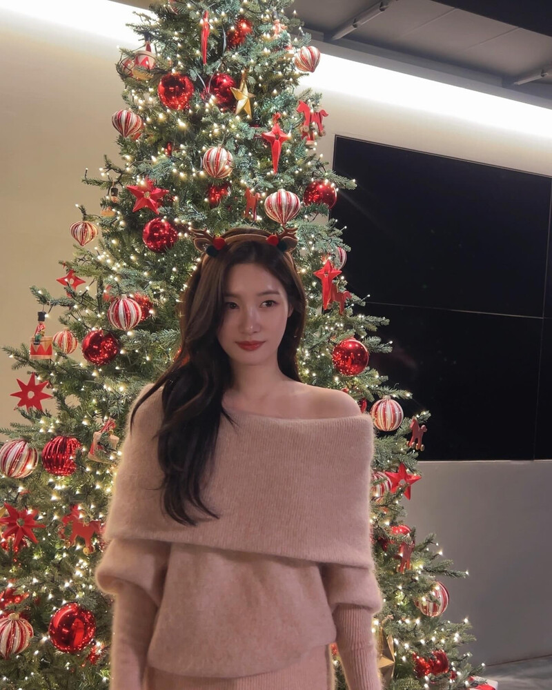 241226 Chaeyeon Instagram Update documents 2