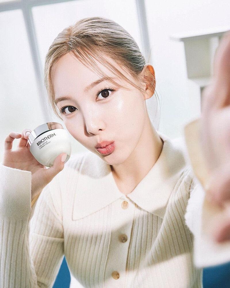 TWICE Nayeon x Biotherm 2022 documents 6