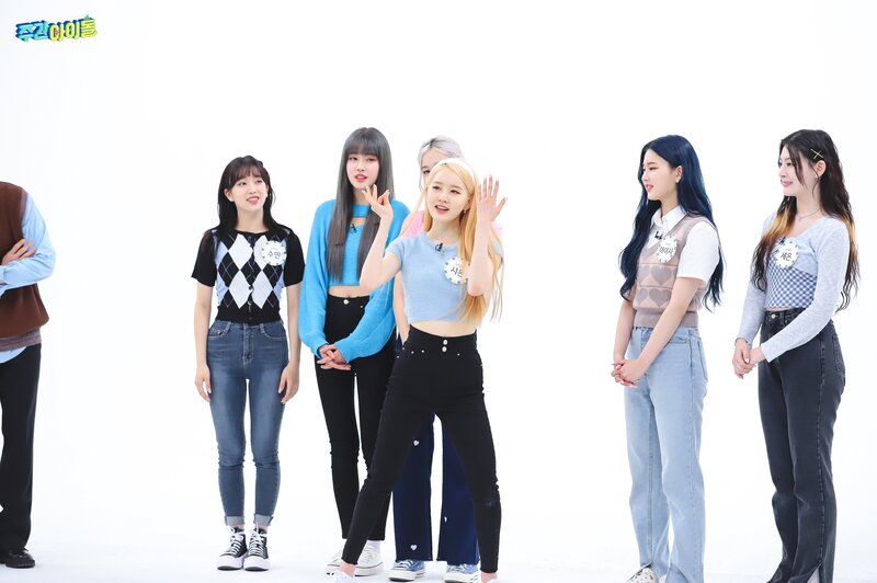 210908 MBC Naver Post - STAYC at Weekly Idol documents 8