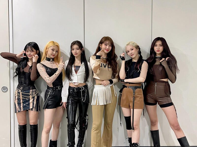 211208 EVERGLOW SNS Update at The Show documents 2