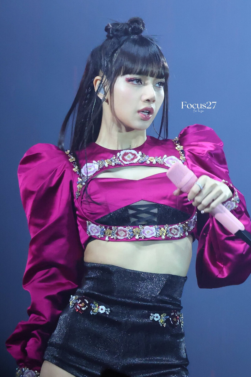 221120 BLACKPINK Lisa - 'BORN PINK' Concert in Los Angeles Day 2 documents 2