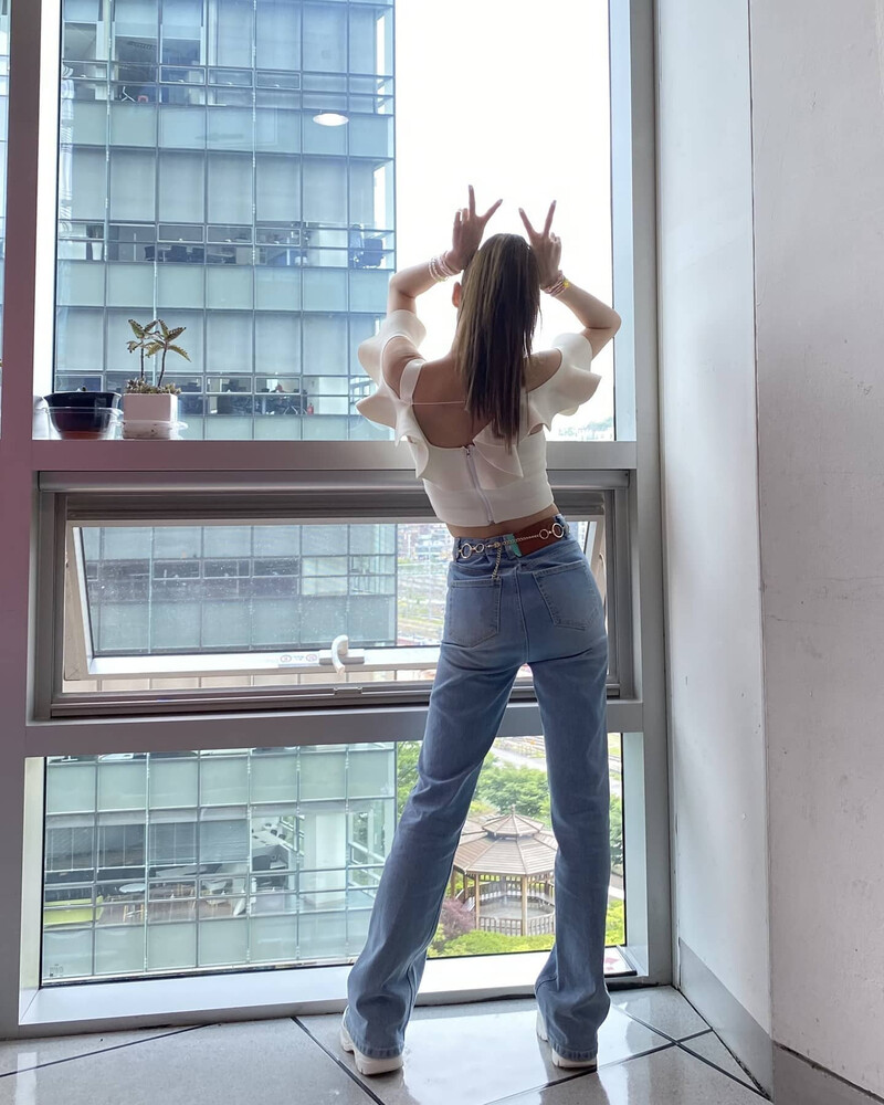 210529 OH MY GIRL YooA Instagram Update documents 2