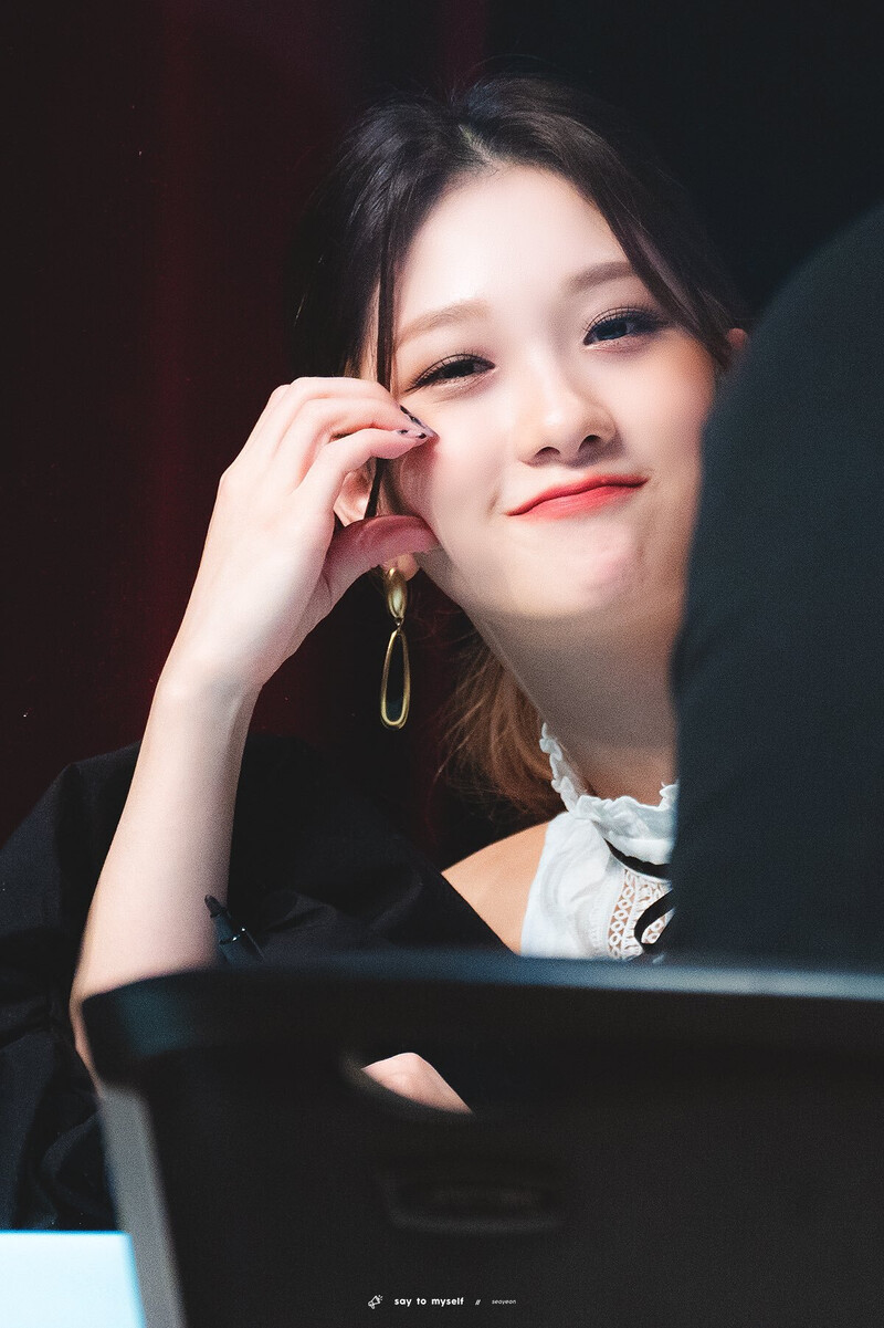 210605 fromis_9 Seoyeon documents 3