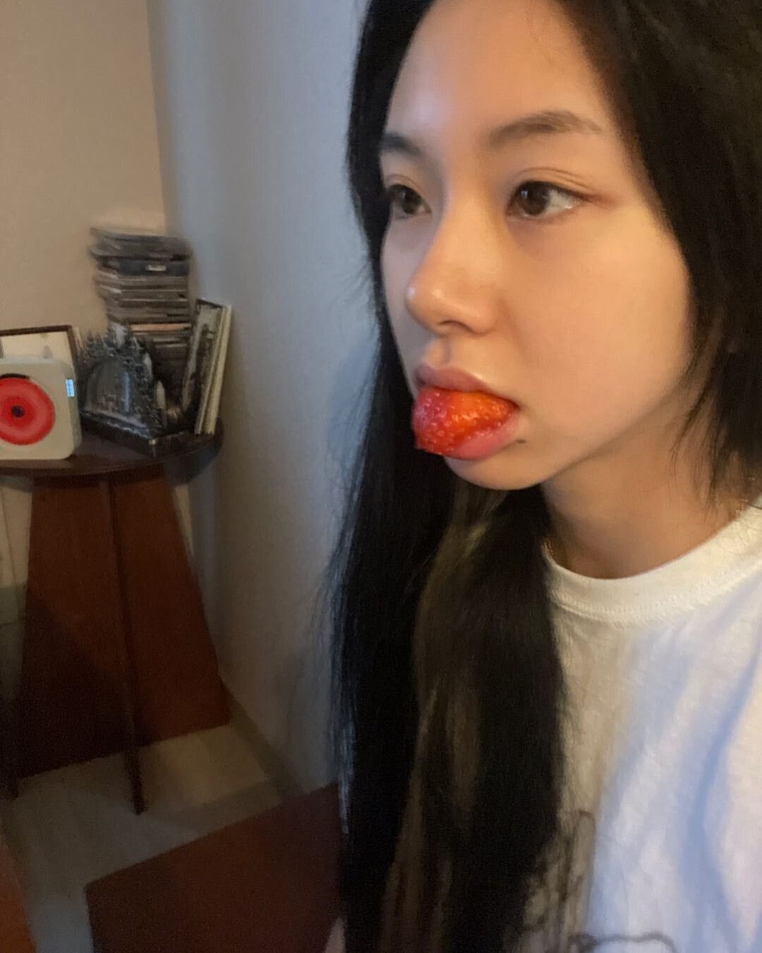 220529-Chaeyoung-Instagram-Update-documents-1.jpeg?v=a6674