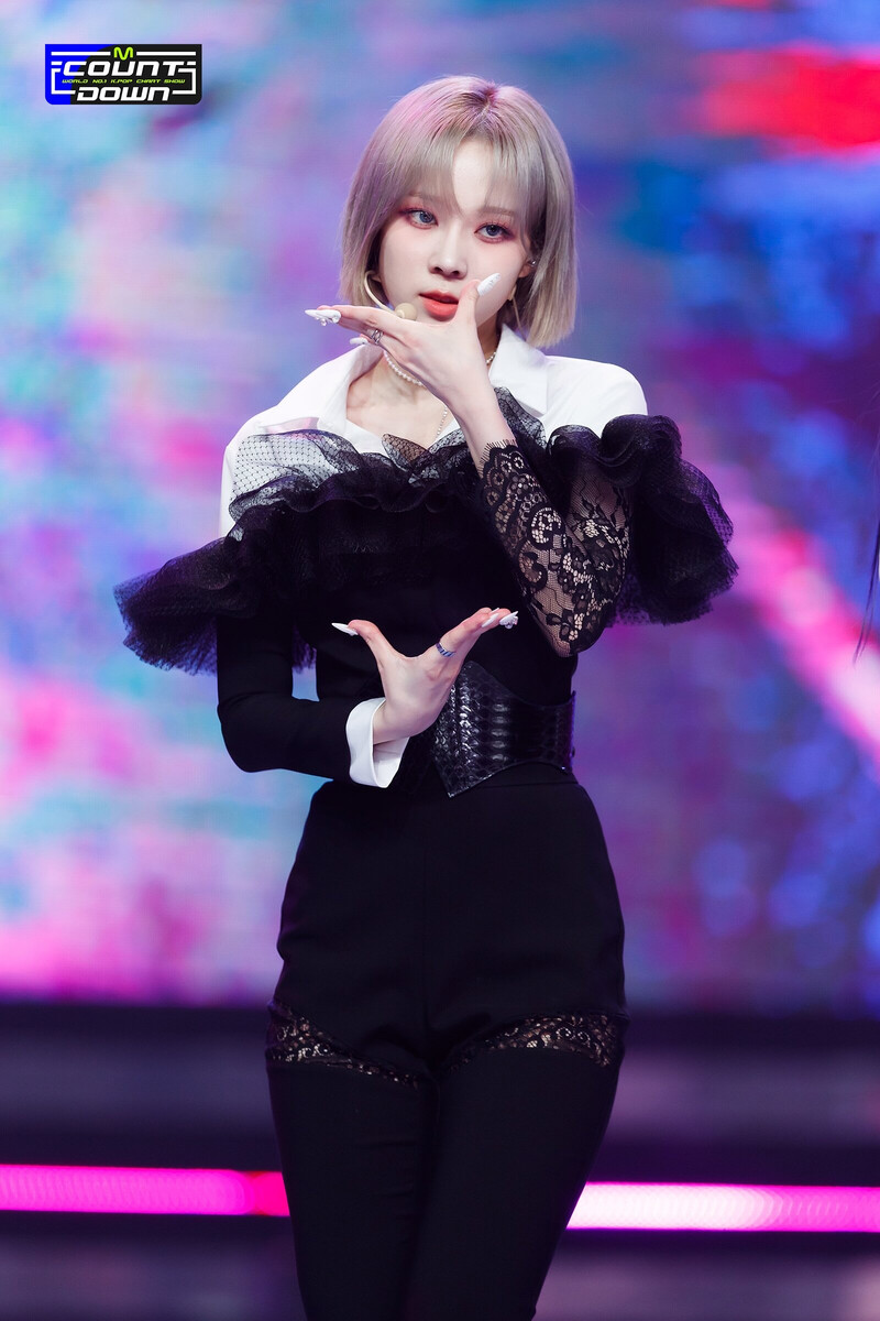 220714 aespa - 'Illusion' at M Countdown documents 17