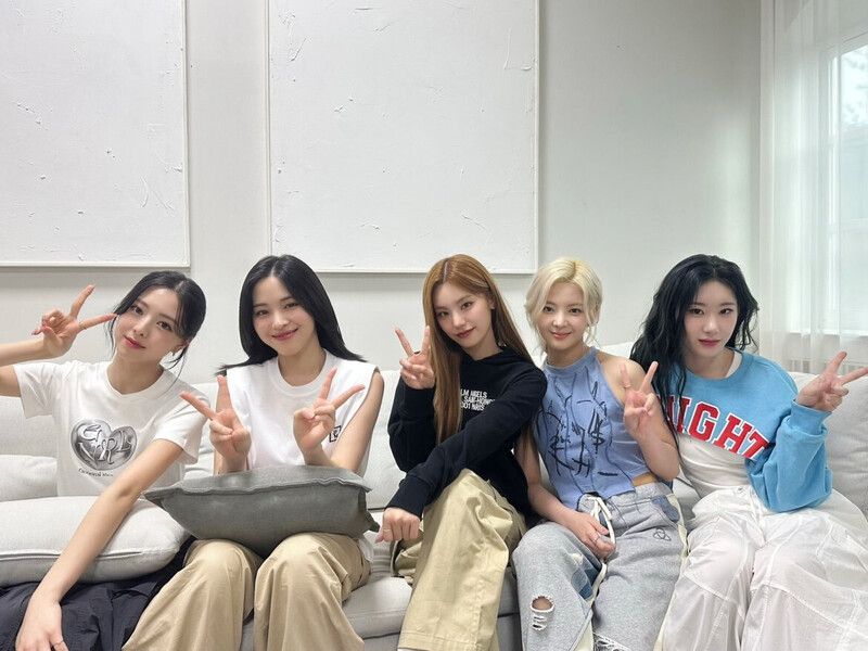 230805 ITZY Twitter Update documents 3