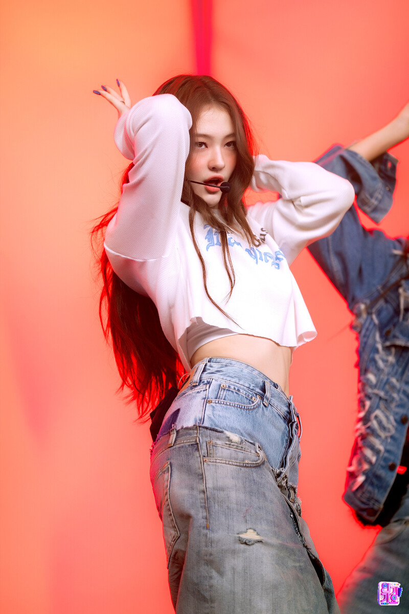 240908 MEOVV Ella - 'MEOW' at Inkigayo documents 1