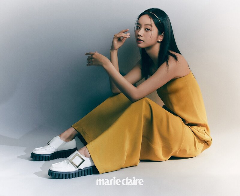 HYERI for MARIE CLARIE Korea April Issue 2022 documents 3