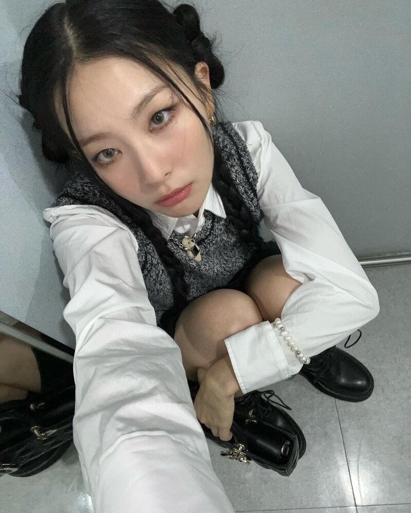 221007 Red Velvet Seulgi Instagram Update documents 2