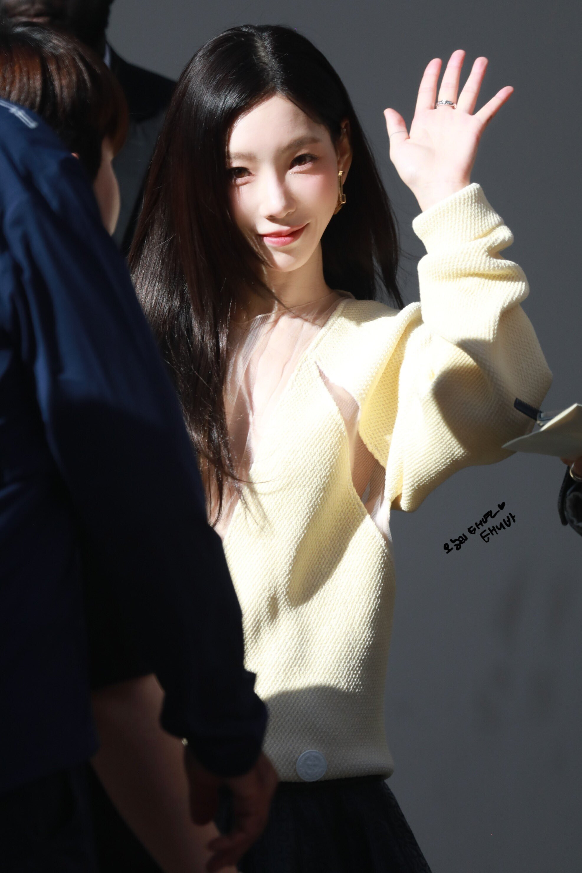 231002 Taeyeon at the Louis Vuitton Spring-Summer 2024 Show PFW23