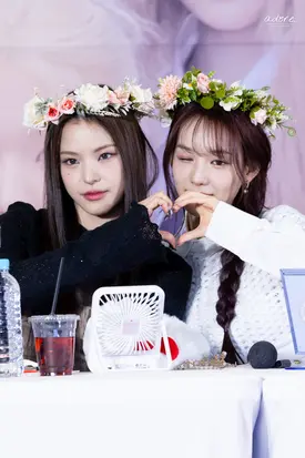 241208 izna Mai & Ryu Sarang at Music Art Fansign