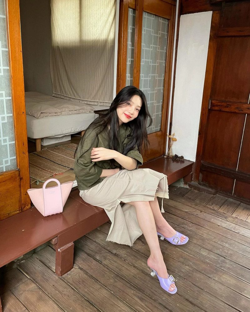 210404 Red Velvet Joy Instagram Update documents 2