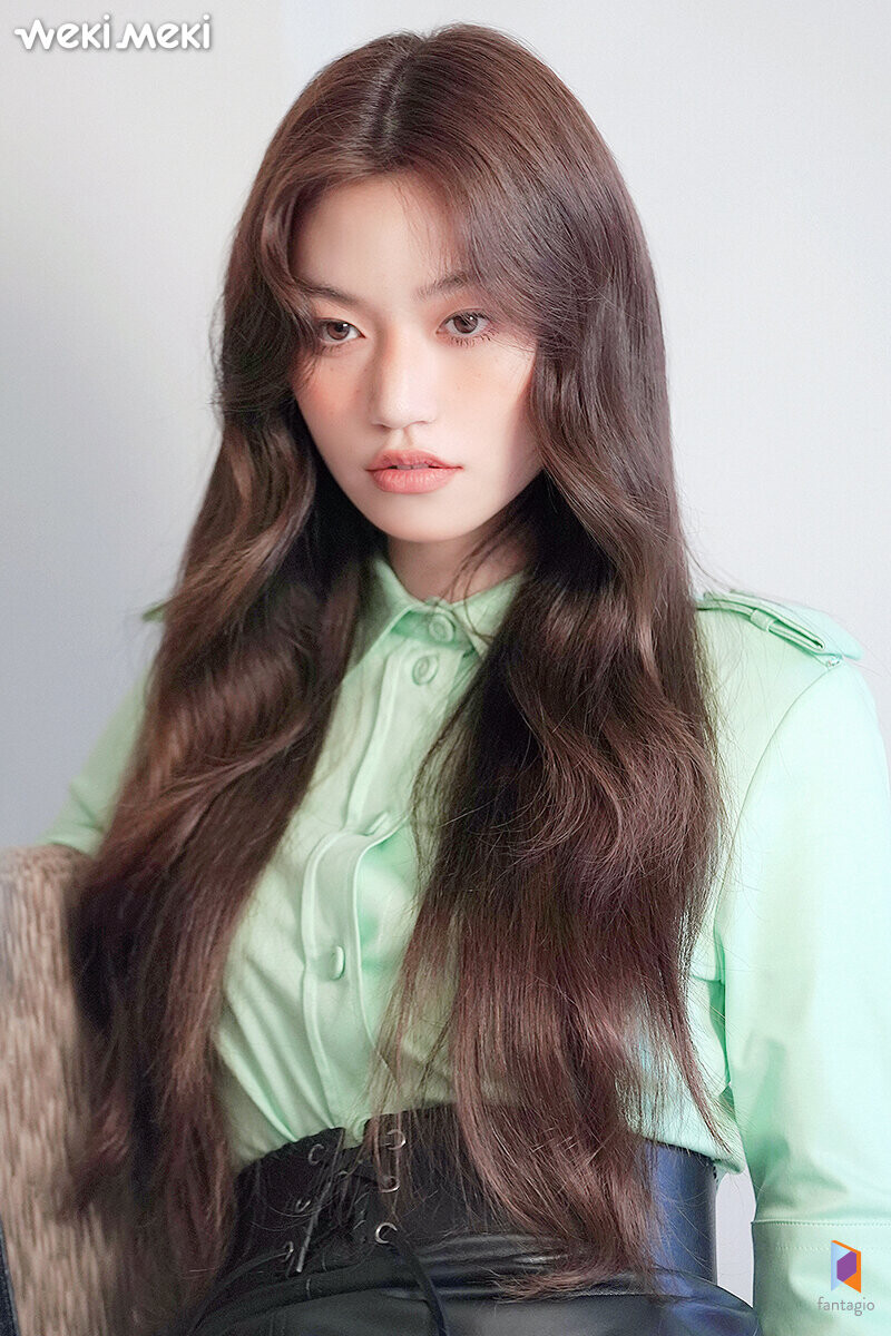 220119 Fantagio Naver Post - Doyeon - Star Magazine January 2022 Behind documents 10