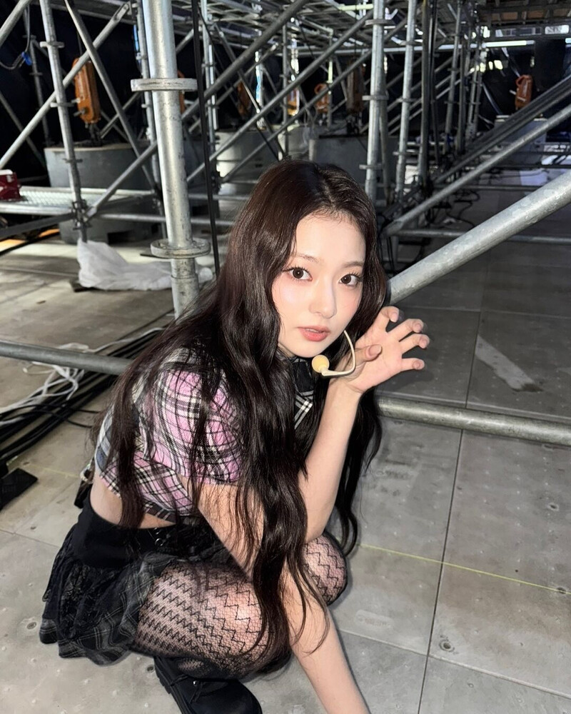 241111 fromis_9 Nagyung Instagram Update documents 1