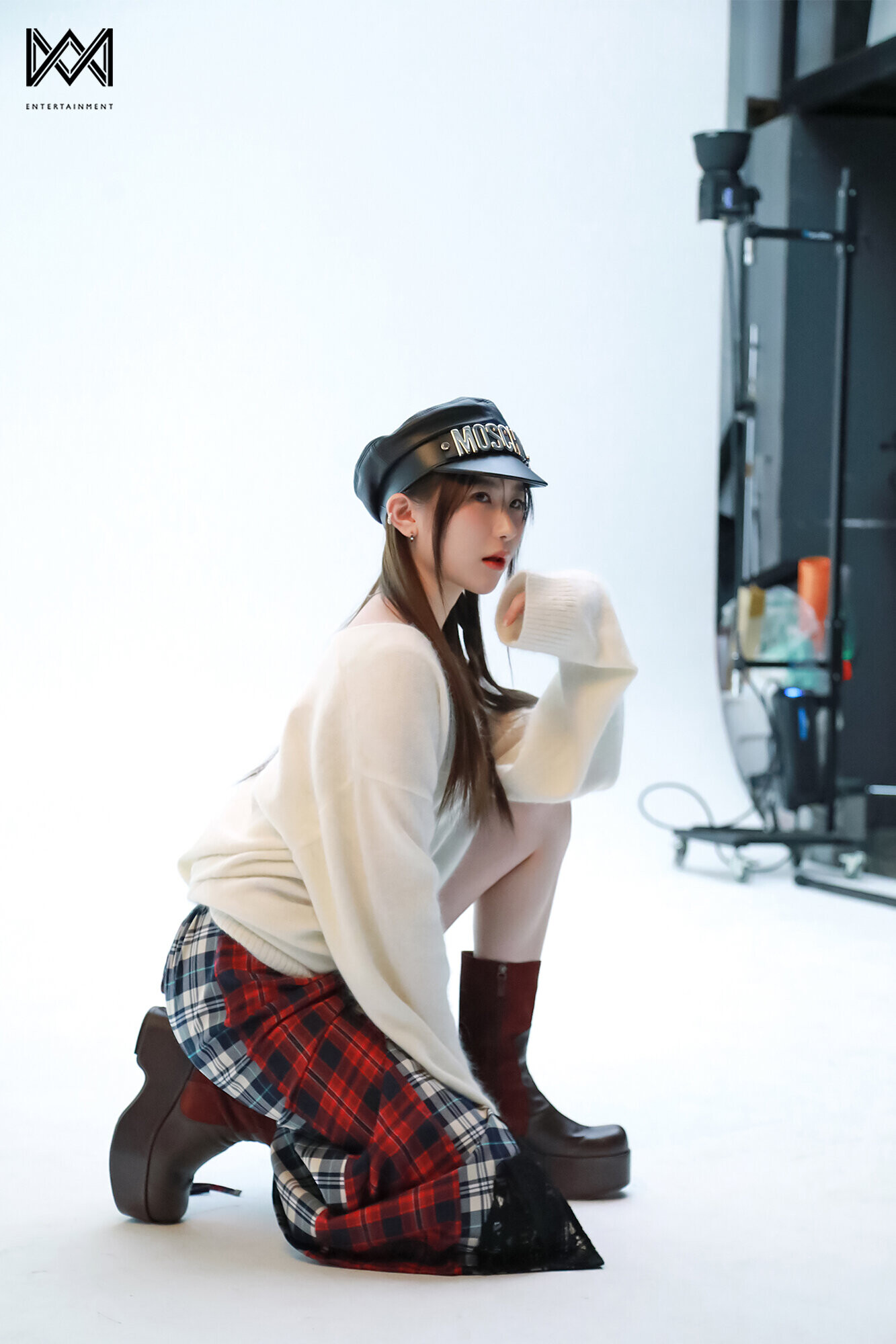 211231 Lee Chaeyeon Big Issue Magazine No. 263 Issue Behind the Scenes ...