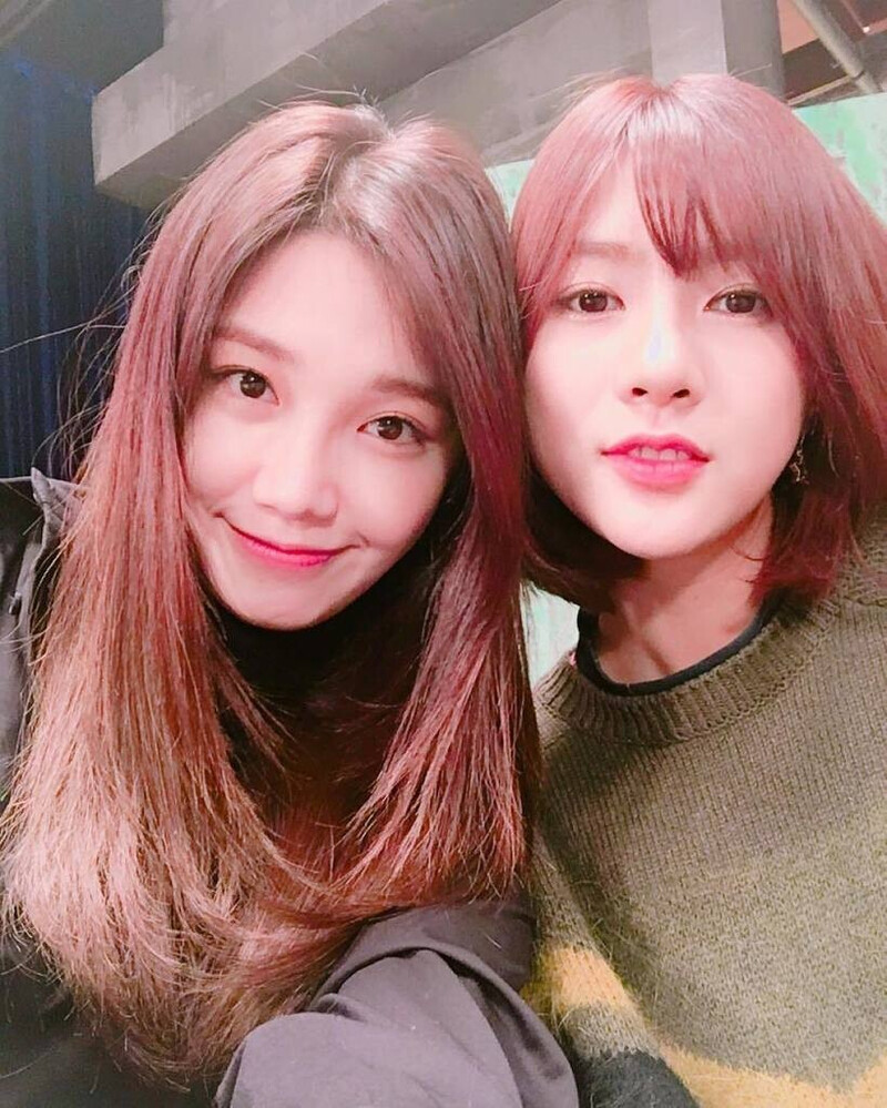 170130 Apink instagram update with HAYOUNG - Scene Stealer Show documents 1