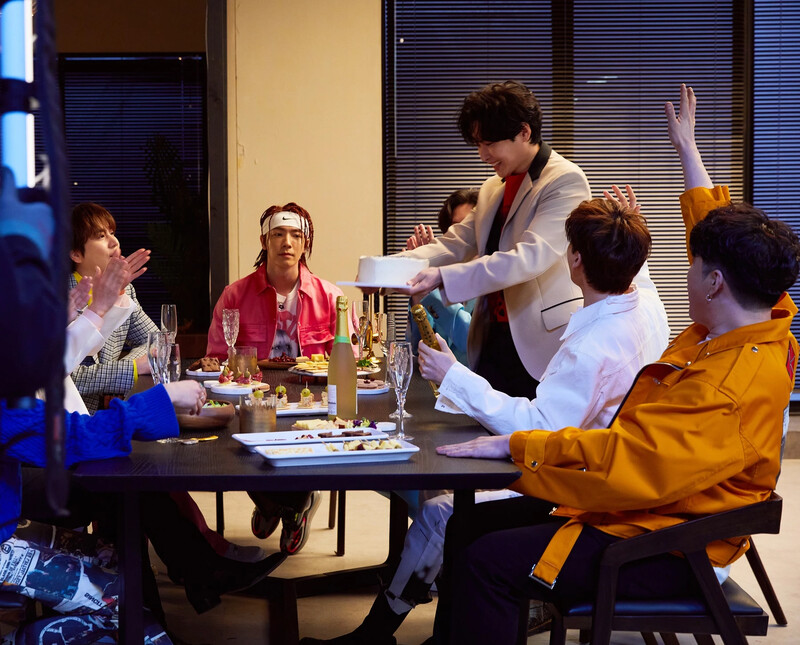 210317 SMTOWN Naver Update - Super Junior's "House Party" M/V Behind documents 6