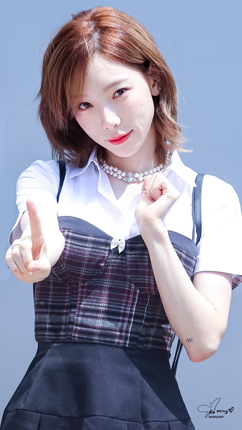 220728 SNSD Taeyeon - 'Knowing Bros' Filming documents 22