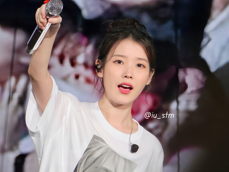 240706 IU - ‘H.E.R.’ World Tour in Osaka Day 1 documents 1