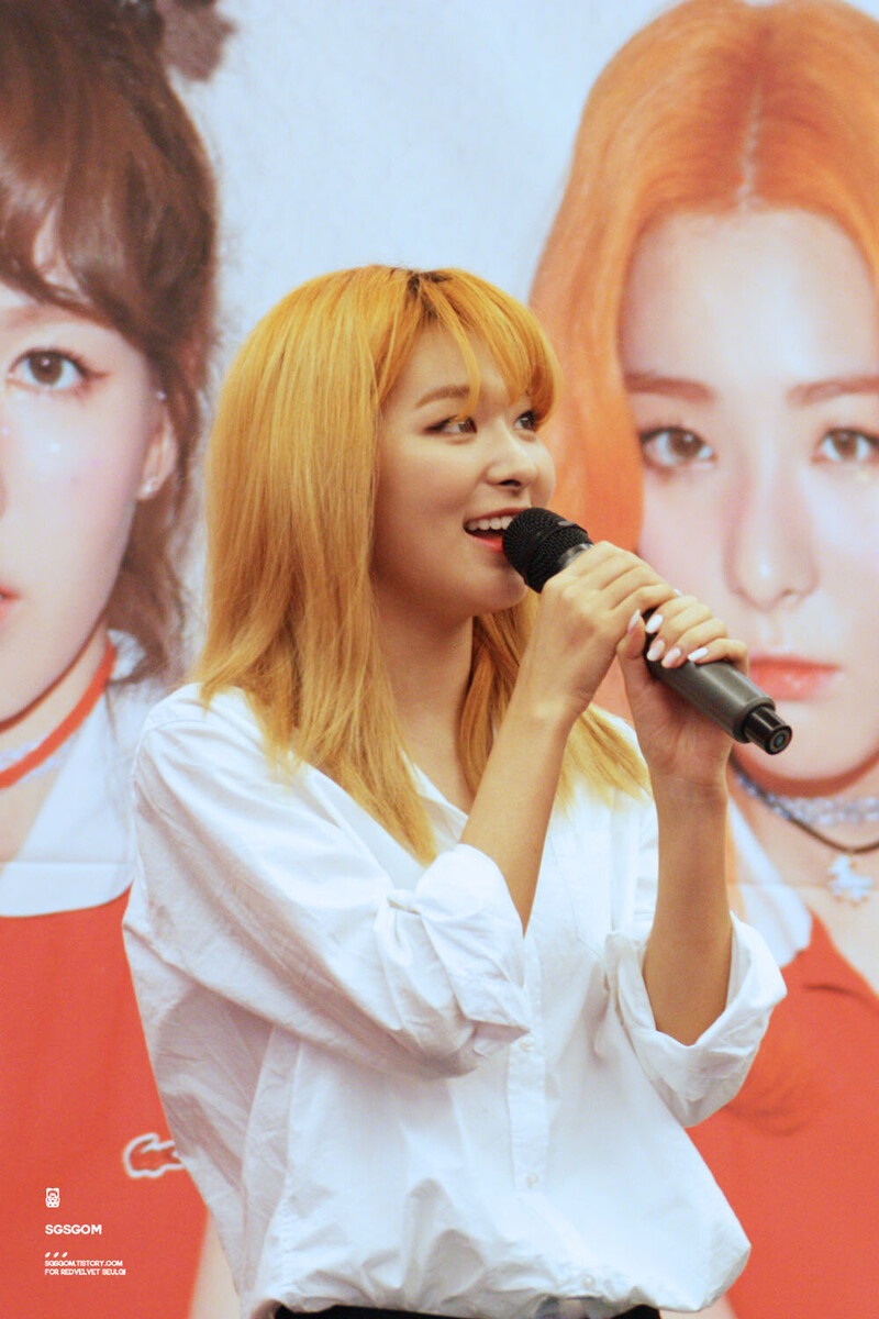 160925 Red Velvet Seulgi at Bundang 'Russian Roulette' Fansign documents 5