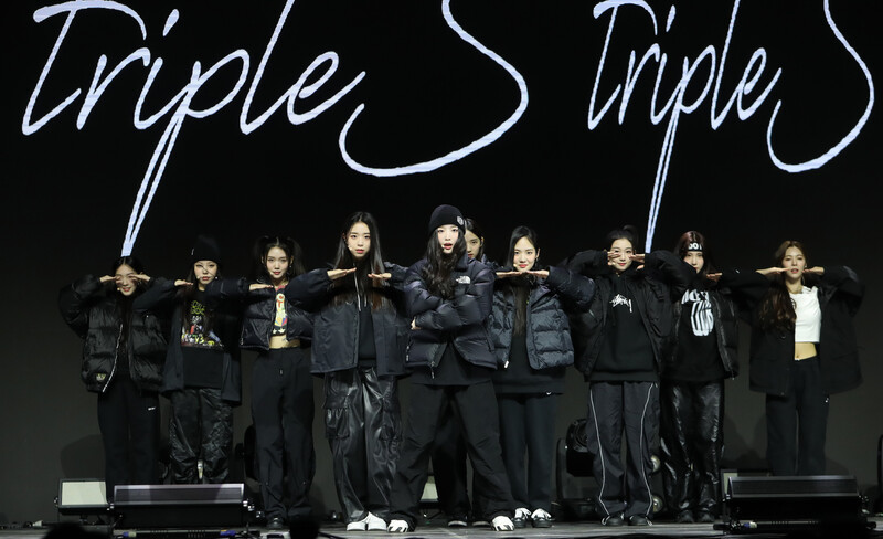 230213 tripleS - Debut Showcase documents 3