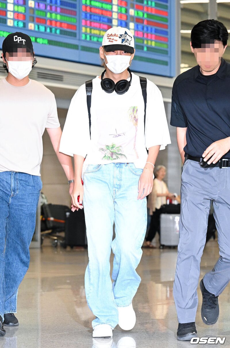 230616 BTS V - Incheon International Airport Arrival documents 8