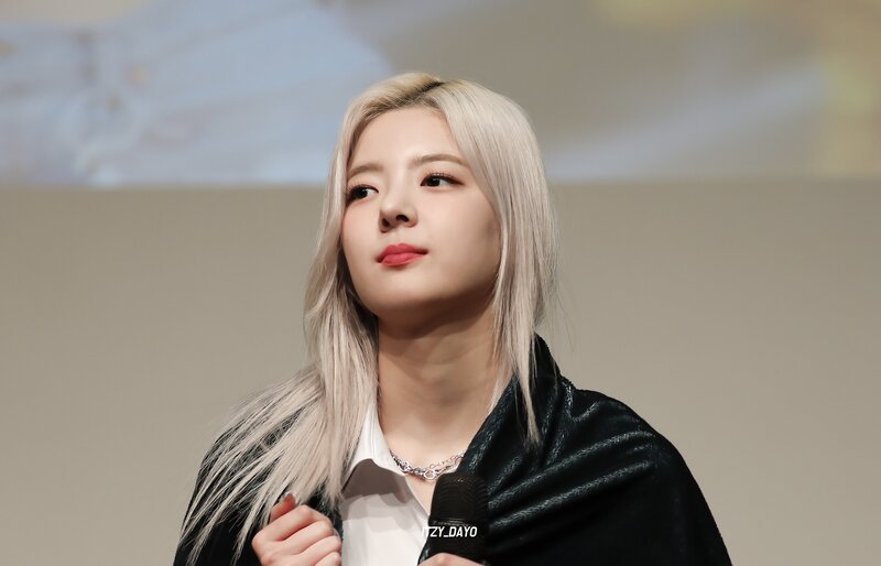 230813 ITZY Lia - Makestar Fansign documents 7