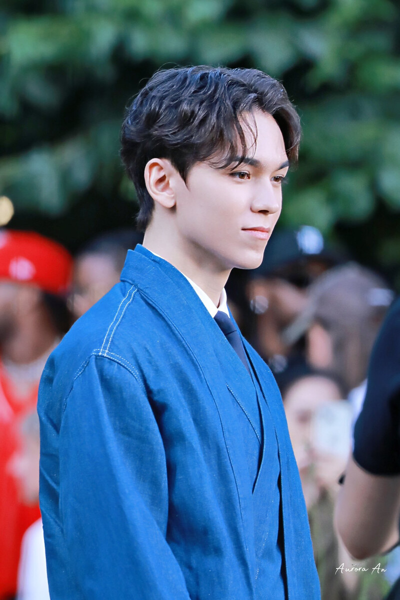 240620 SEVENTEEN Vernon - Paris Fashion Week KENZO documents 4