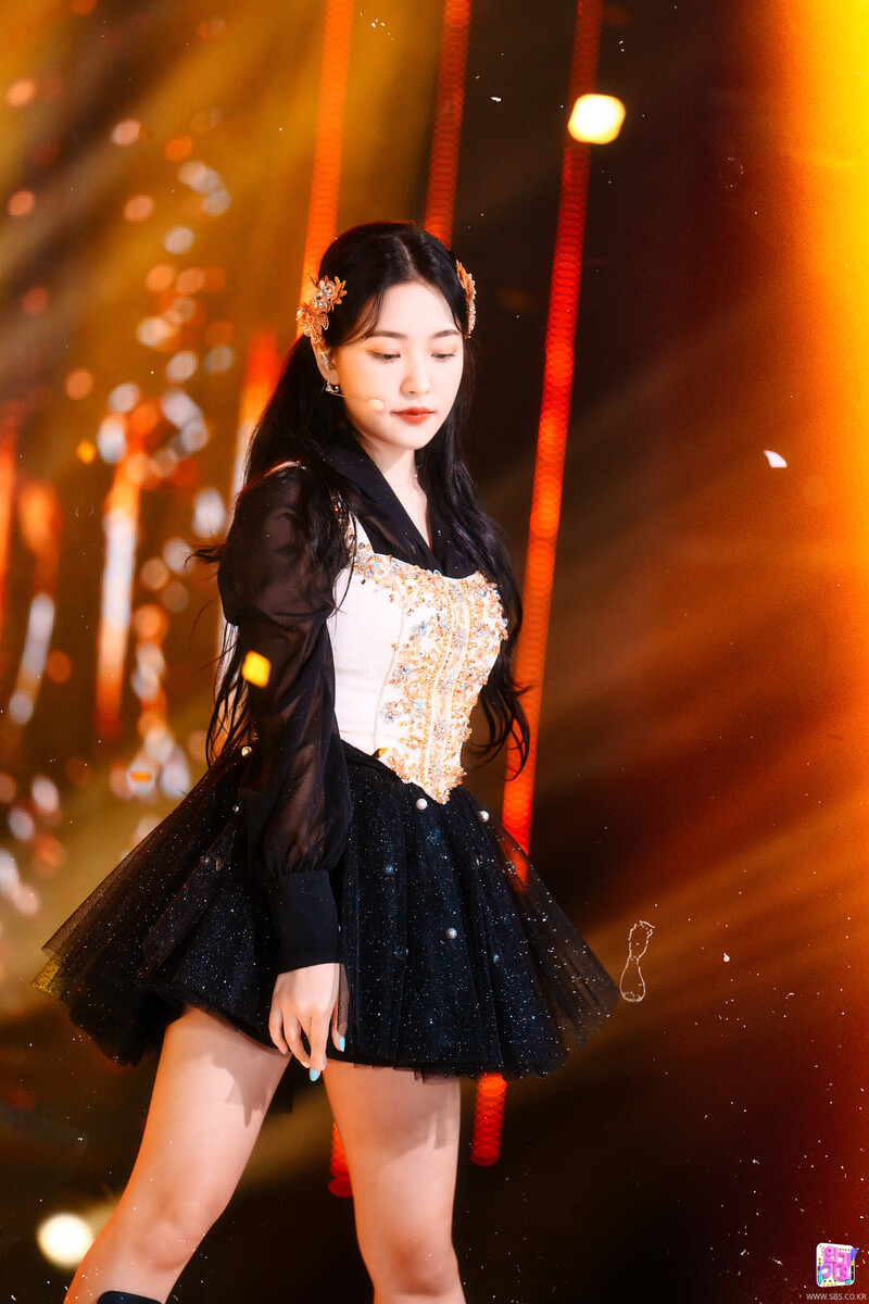 220403 Red Velvet Yeri - 'Feel My Rhythm' at Inkigayo documents 2