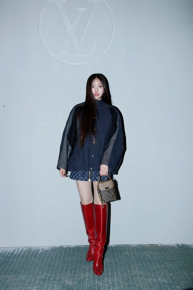 230429 HYEIN- LOUIS VUITTON Pre Fall 23 Fashion Show at Seoul documents 1
