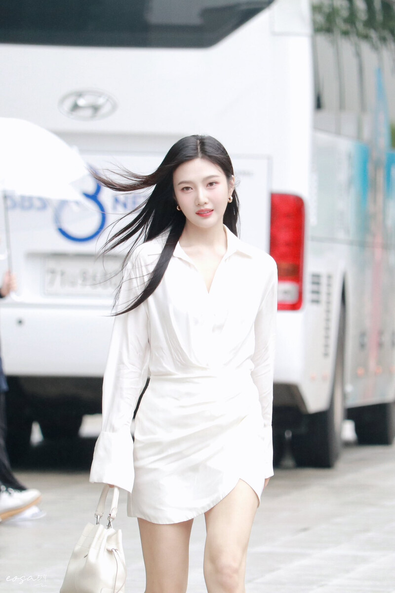 230621 Joy at SBS 'Animal Farm' Commute documents 22