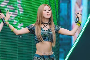 220626 (G)I-DLE Miyeon - Waterbomb Festival