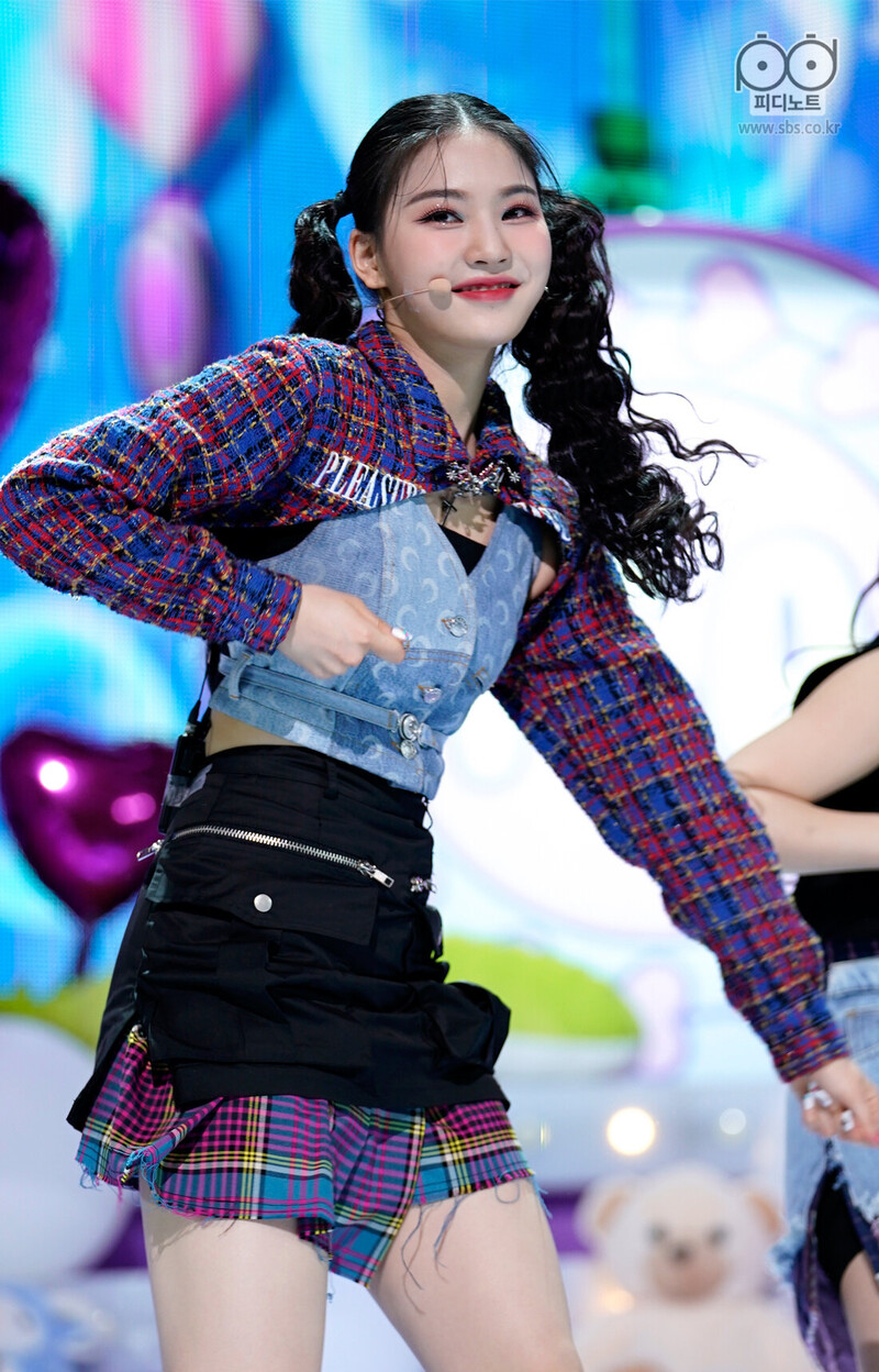 210411 STAYC Isa - 'ASAP' at Inkigayo documents 2