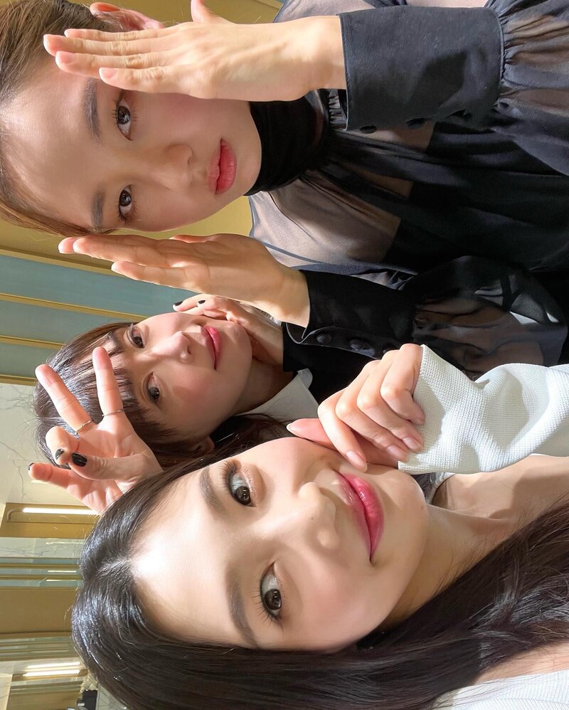 211220 Red Velvet Joy Instagram Update documents 6