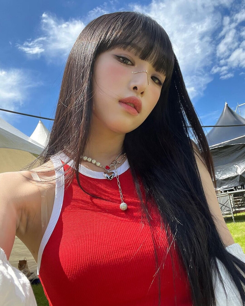 220903 Choi Yena Instagram update documents 4