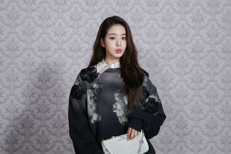 220511 Starship Entertainment Naver Post - Jang Wonyoung at XY Magazine Photoshoot Behind the Scenes documents 15