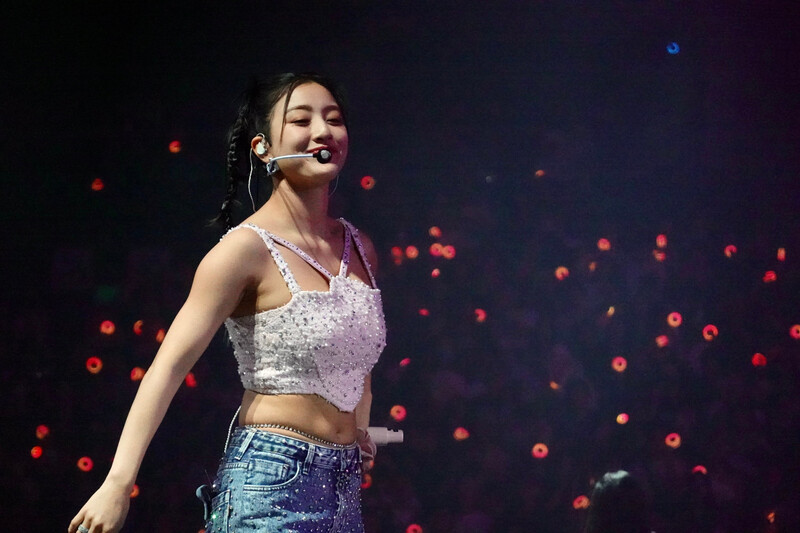 230613 TWICE Jihyo - ‘READY TO BE’ World Tour in Oakland Day 2 documents 4