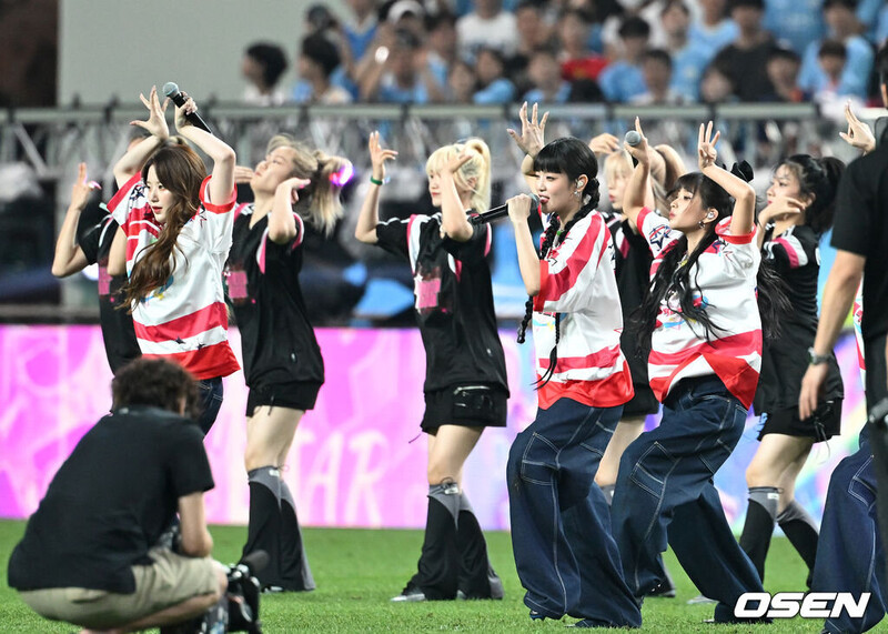 230731 (G)-IDLE at Seoul World Cup Stadium documents 2