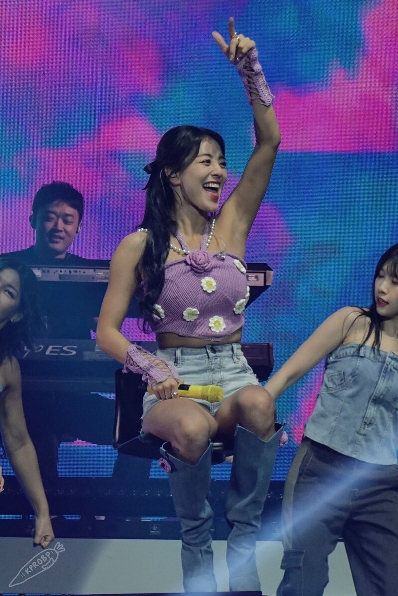 230907 TWICE Jihyo - ‘READY TO BE’ World Tour in London Day 1 documents 2