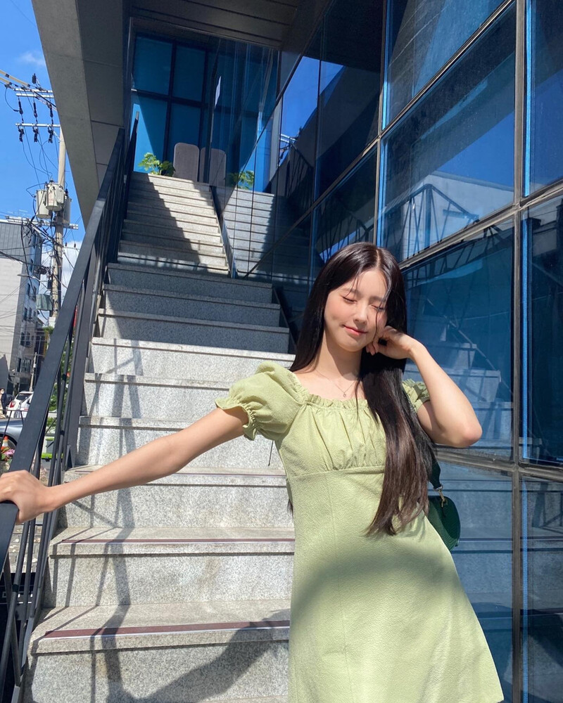 210603 (G)I-DLE Miyeon Instagram Update documents 15